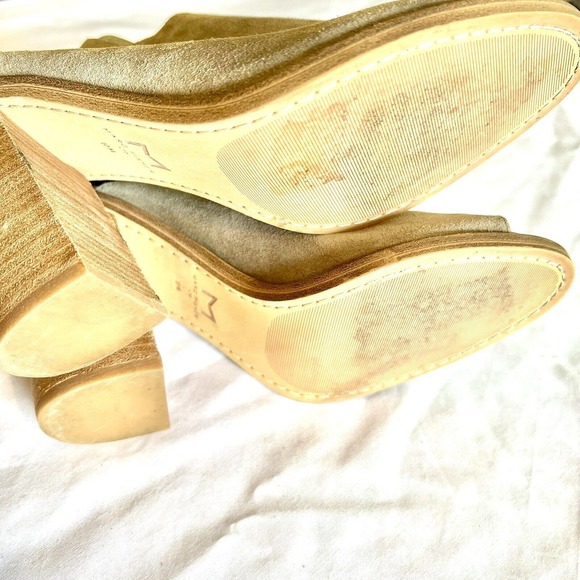 Marc Fisher Sandals Womens 10 M Vashi Ankle Strap Tan Suede Block Heels Casual - Picture 14 of 15
